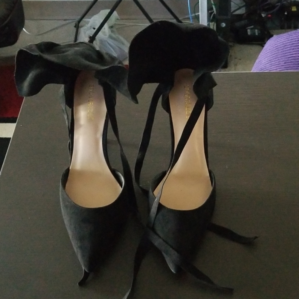 Brand new ShoeDazzle Holiday heels in size 12